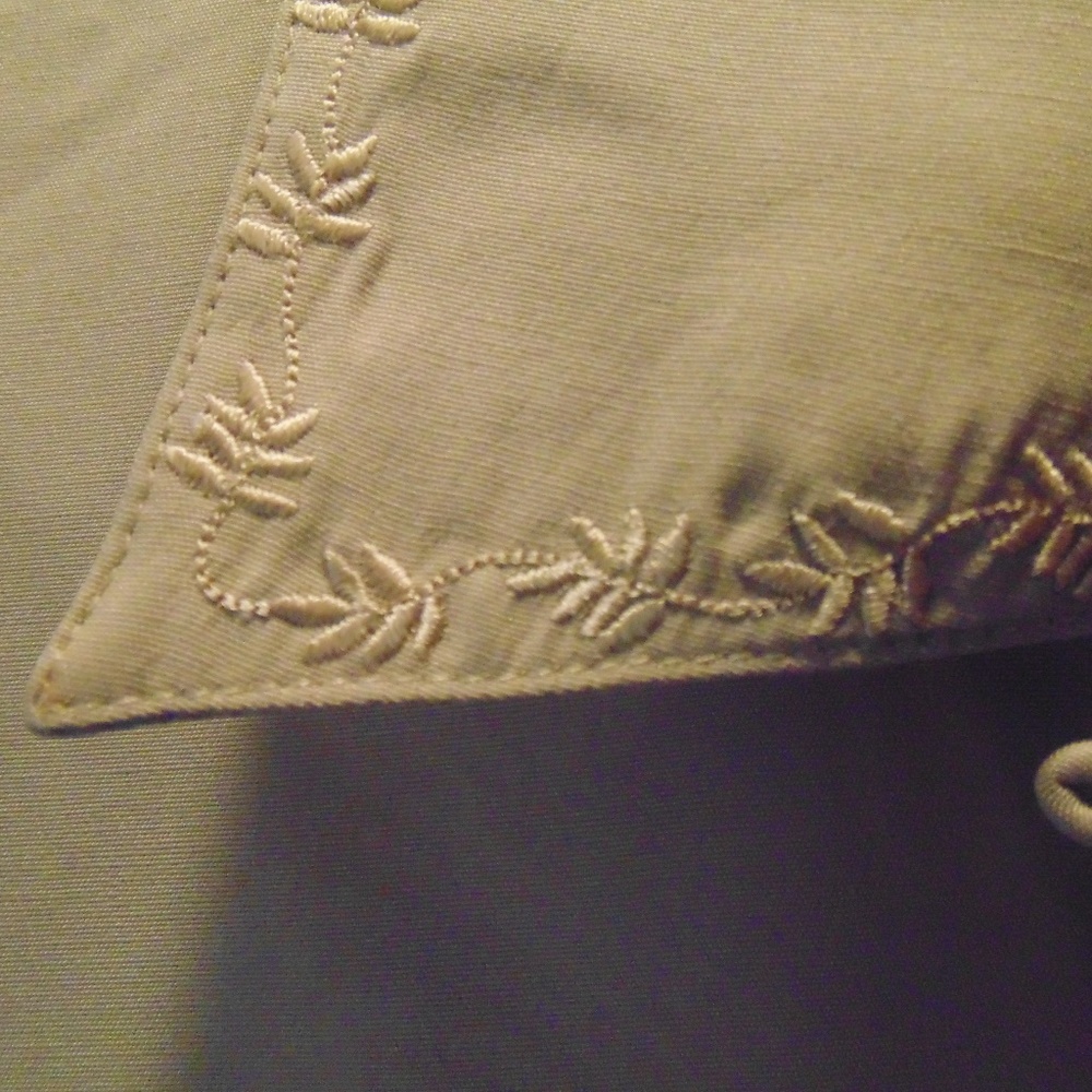 Blouse - Picture 2 of 4